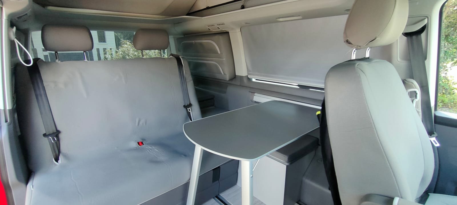 VOLKSWAGEN_california_beachcamper_interieur2