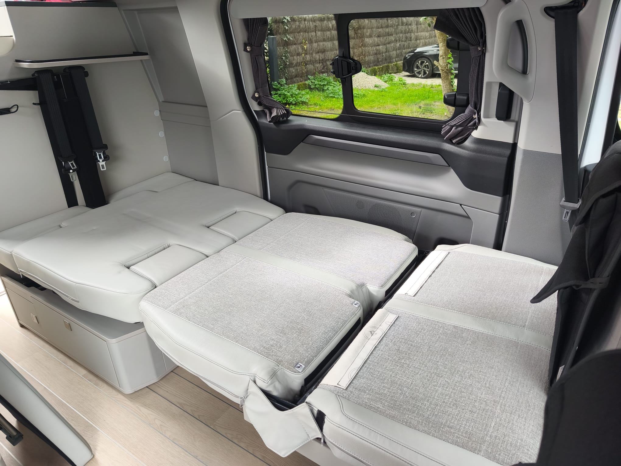 westfalia-kelsey-lit-bat-2